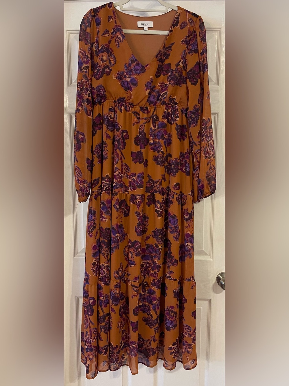 Gilli Floral Tiered Long Sleeve Midi Dress in Rust and Purple Size L